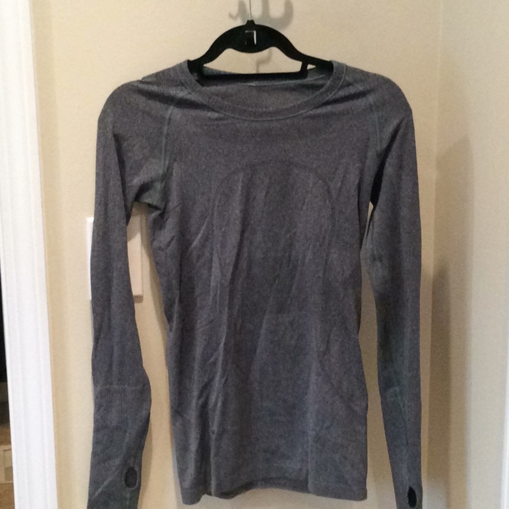 Lululemon grey long sleeve shirt